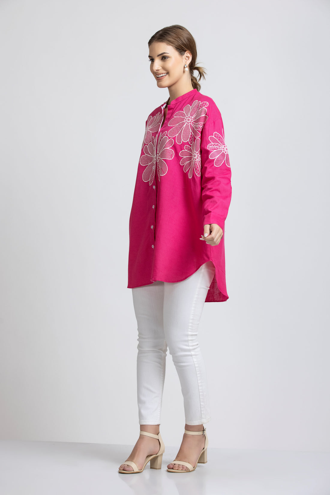 SOLID COLOR FRONT & SLEEVES EMBROIDERED BUTTON-UP SHIRT.