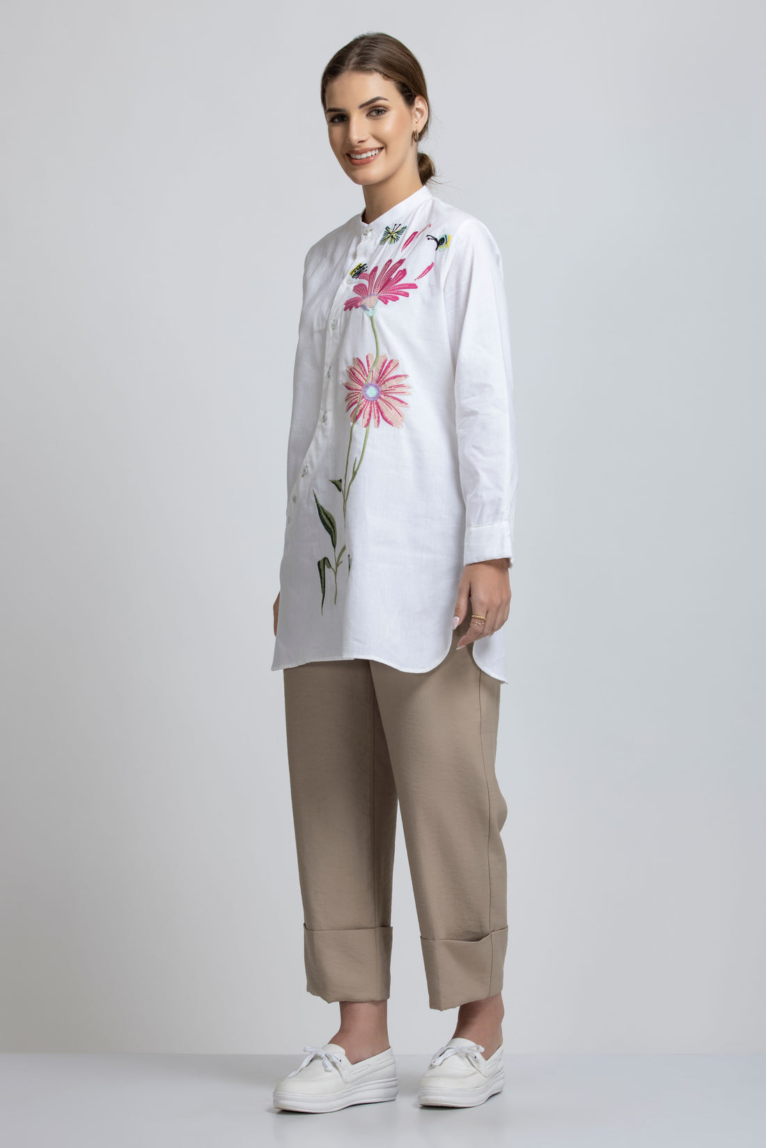 SOLID COLOR FRONT EMBROIDERED BUTTON-UP WHITE SHIRT